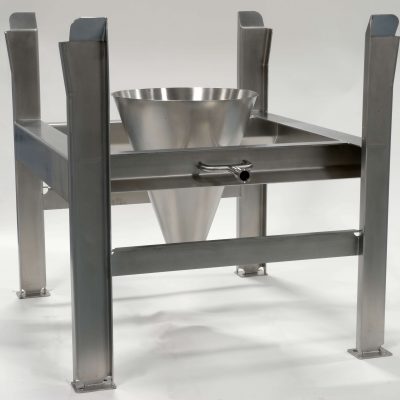 Pharmaceutical Wash Stand to clean powder from IBCs